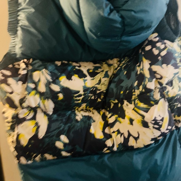 Columbia Pike Lake insulated puffer Vest - Picture 3 of 10